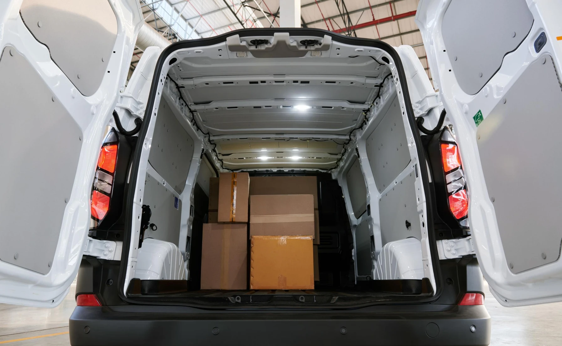 Ford Ford Transit Custom 2.0SiT Sport Panel Van 8AT Variant Image